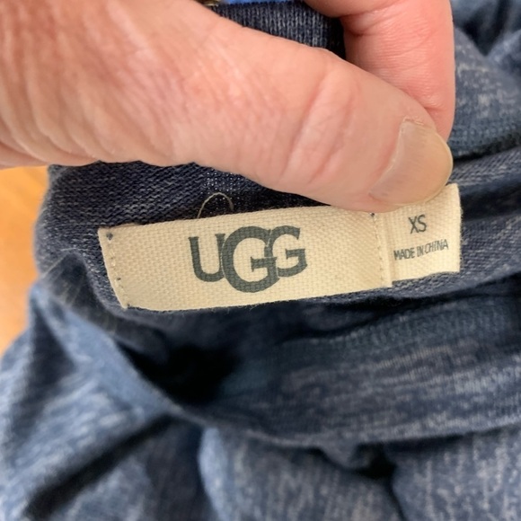 UGG tunic top sweater side slit w/ribbon close XS L26 in 19 in pit winter - Picture 4 of 10